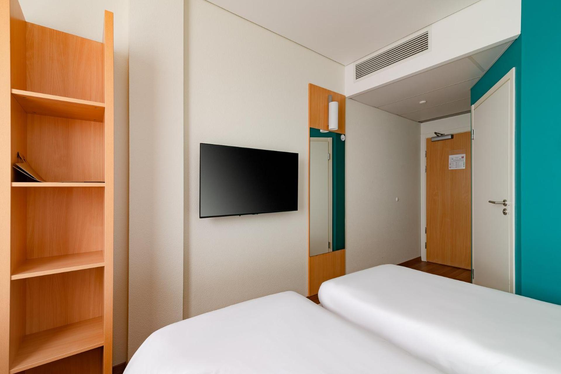 Ibis Kaunas Centre Buitenkant foto
